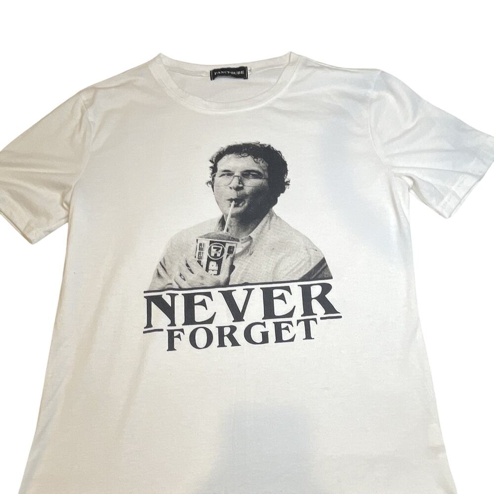 Alexei Stranger Thing White Graphic Print Crew Neck Short Sleeve T-Shirt Size M